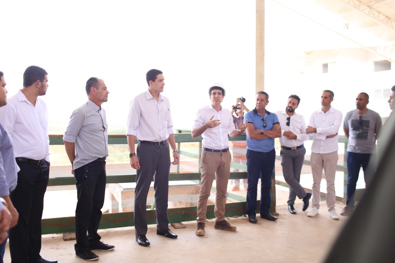 Equipe do executivo realiza visita às obras do Resort do Grupo Tauá